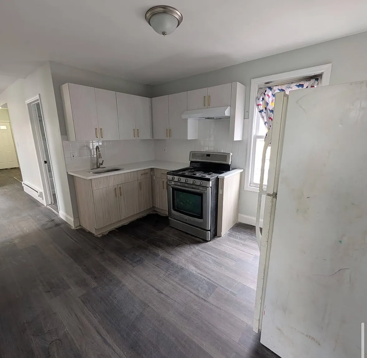 3 bed, $2,450 — Photo 2