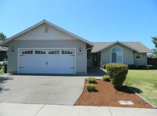 2674 Esther Ln, Grants Pass, OR 97527