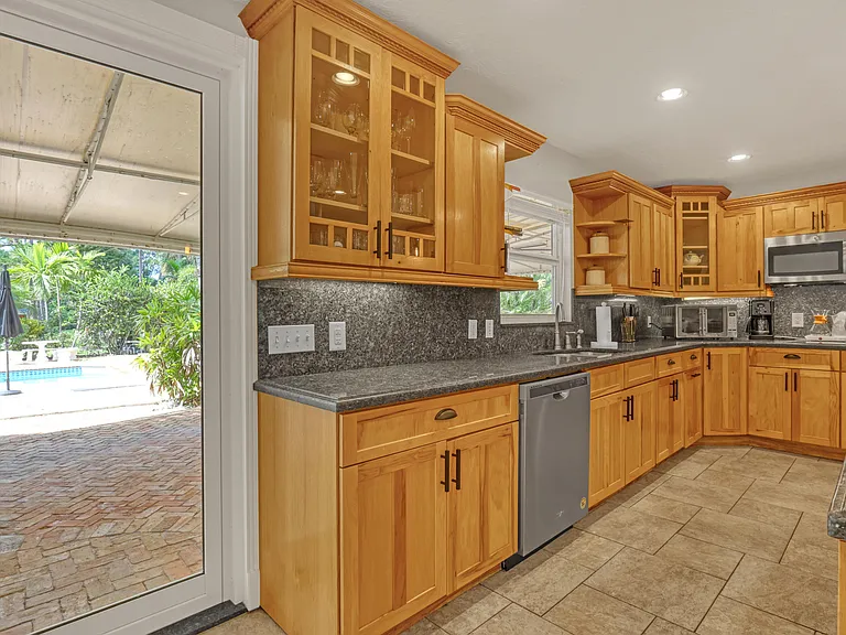 10780 Anderson Ln — Photo 24
