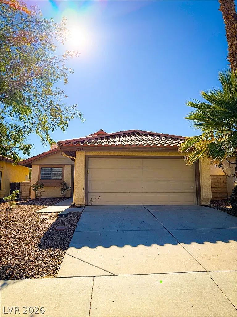 2 bed, 974 sqft, $1,945 — Photo 1
