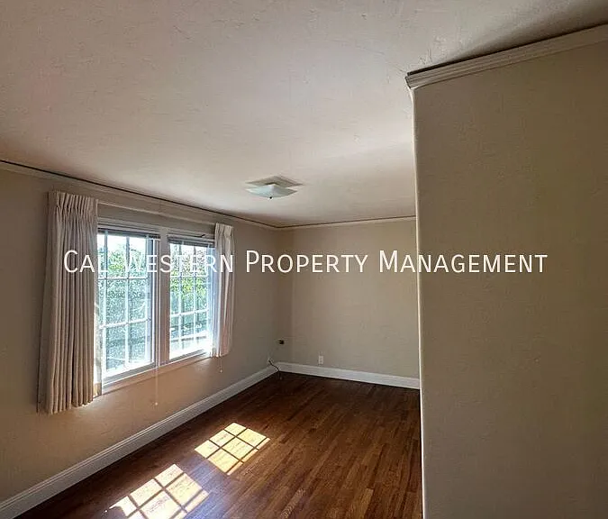 1385 Newport Ave — Photo 61