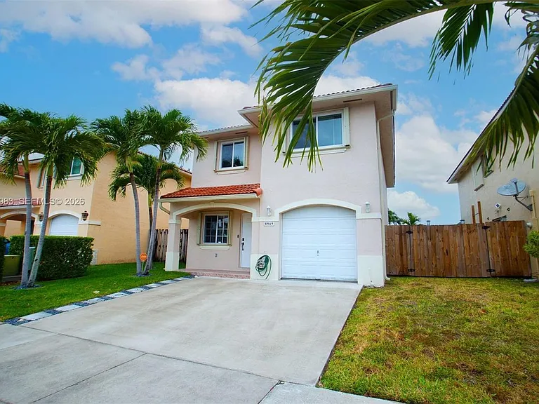 8949 SW 214th St #8949 — Photo 33