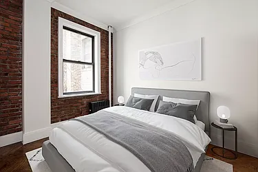 Rented by R New York