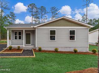 1820 Raeford Rd, Southport, NC 28461