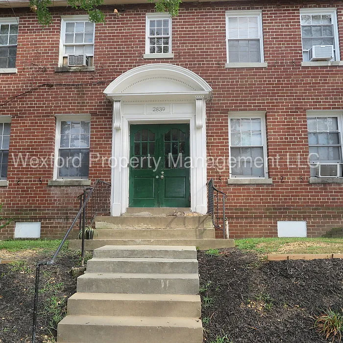 2839 Minnesota Ave SE photo 1