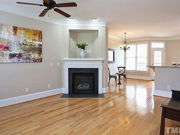 4th image of 125 Finsbury St