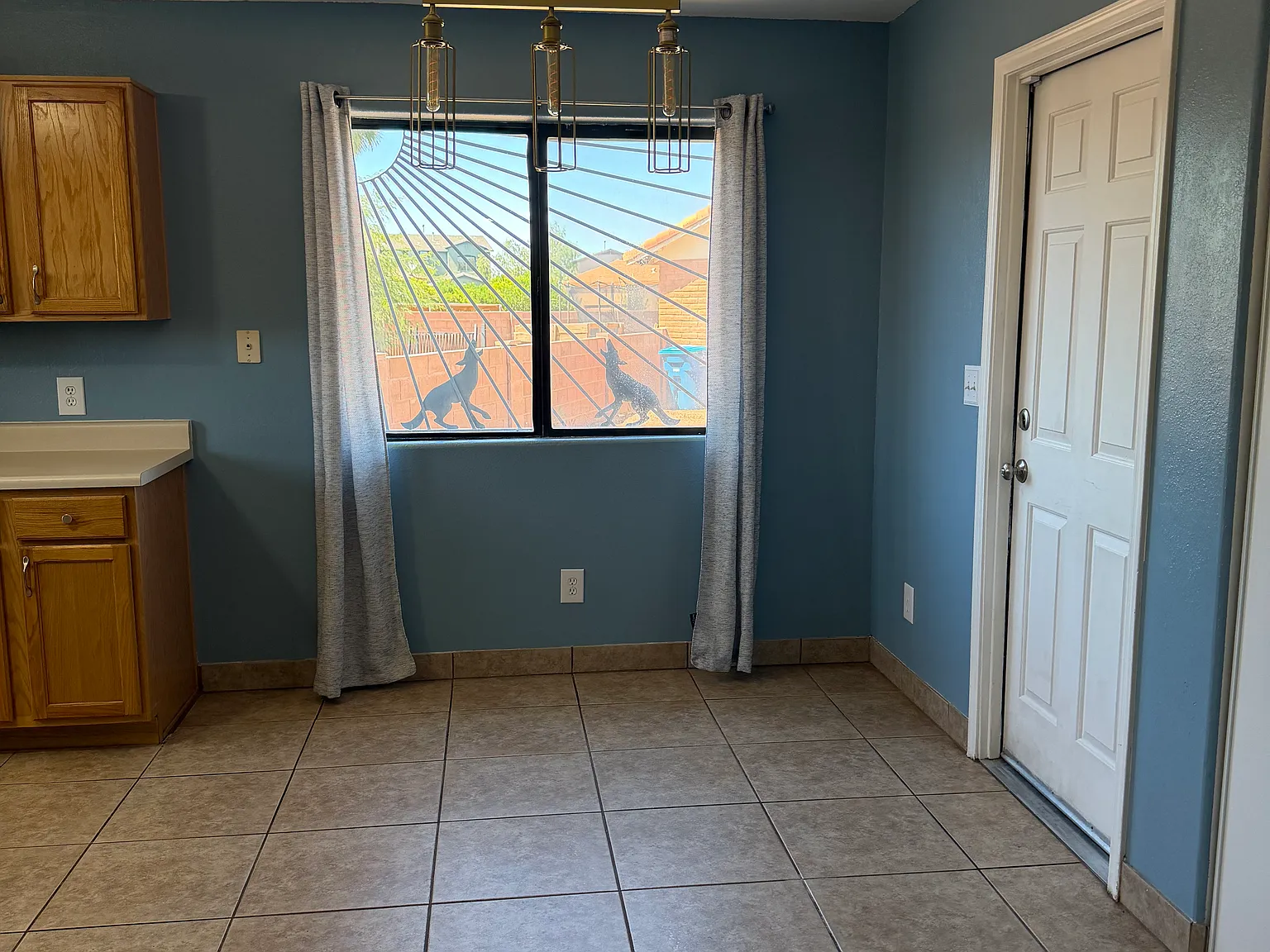 3 bed, 1448 sqft, $1,900 — Photo 4