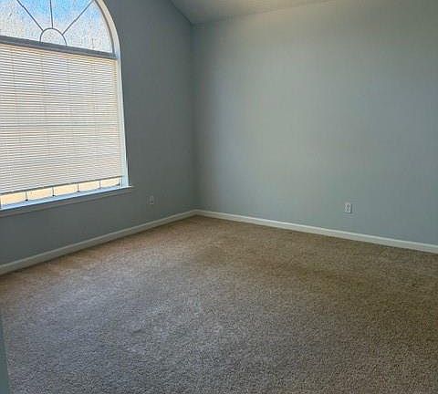 5th image of 7648 Fielder Rd