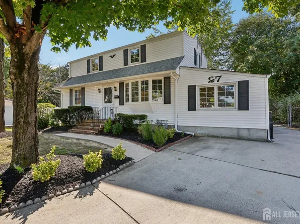 27 Culver Ct, Old Bridge, NJ 08857