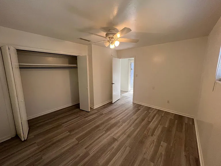 3236 NW 30th Pl — Photo 8