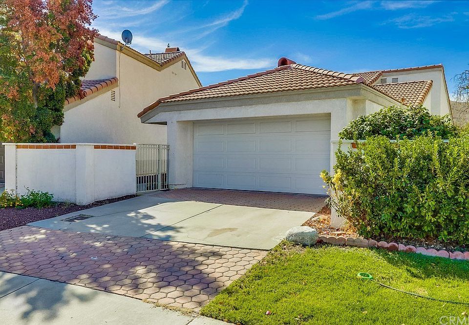 1st image of 14379 El Contento Ave