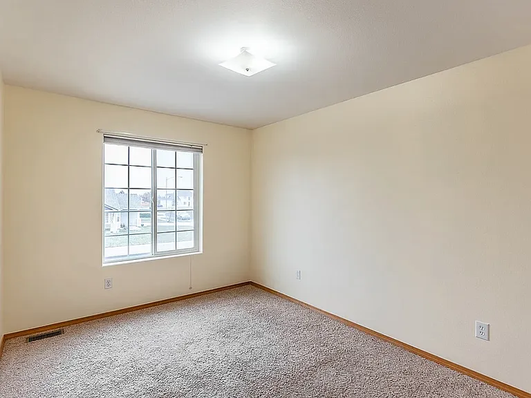 402 E Tanglewood Dr — Photo 12