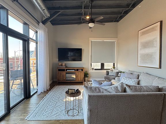 4th image of 790 11th St Unit D