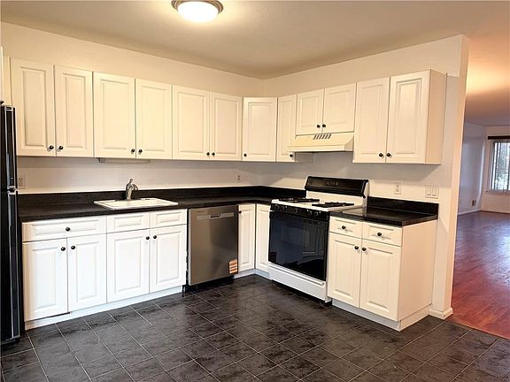 4th image of 23 Don Ct