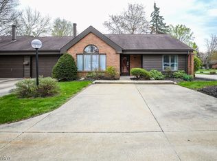 520 Greenbriar Dr, Ravenna, OH 44266
