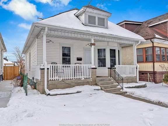 3rd image of 1155 Moy Ave