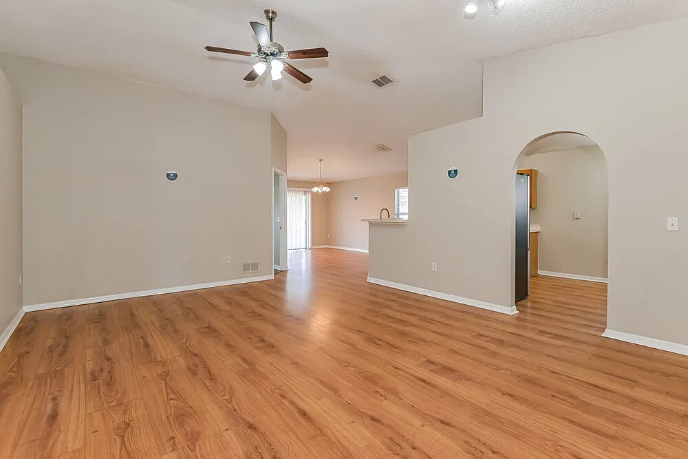 3 bed, 2.0 bath, 1484 sqft, $1,725 — Photo 4