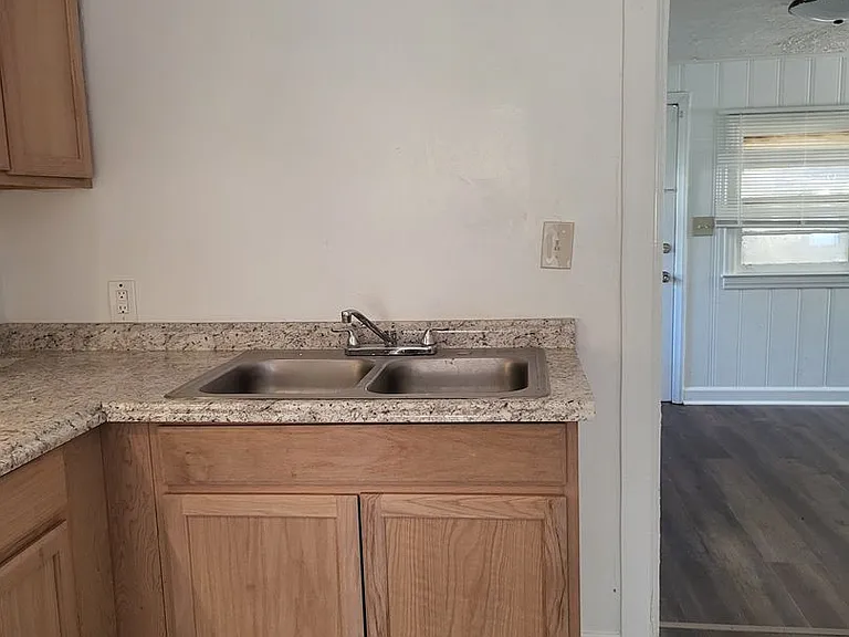 604 Morris Rd — Photo 7