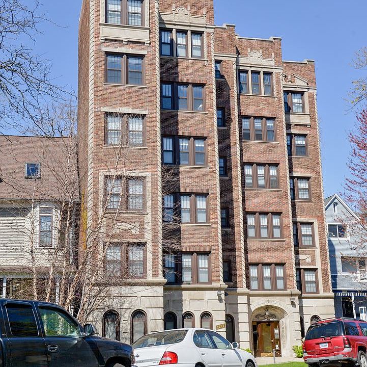1st image of 5220 S Kenwood Ave APT 406