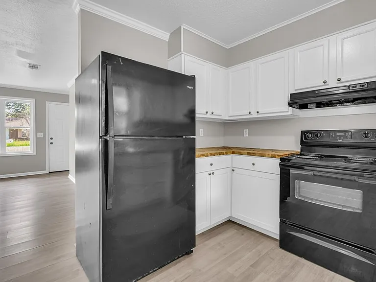 134 Poplar St — Photo 9
