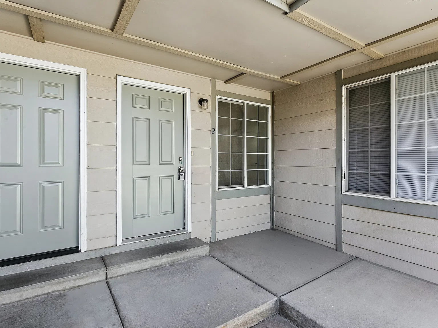 4319 S Elizabeth Ave — Photo 2