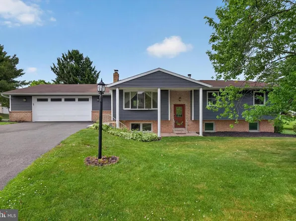 807 Lancelot Ave, Mechanicsburg, PA 17055