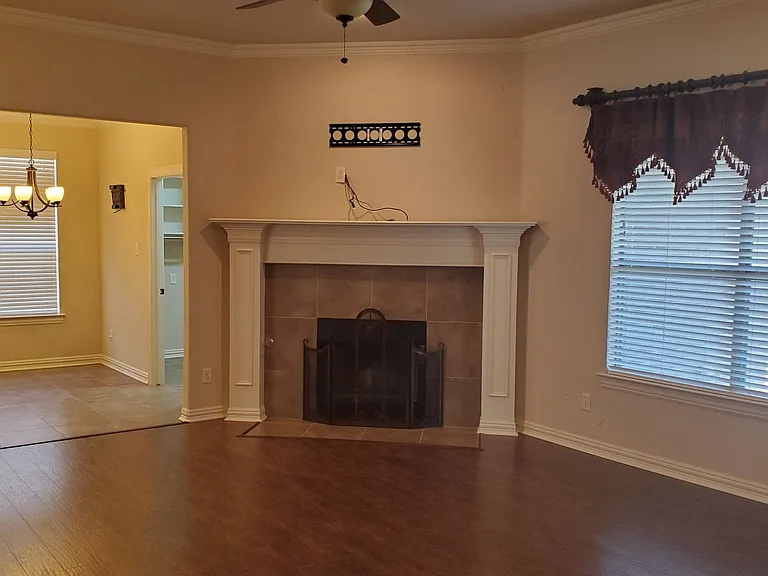 1125 Northwood Ln — Photo 6