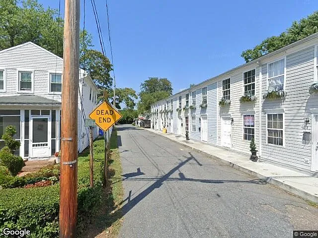 22 Johnson Pl — Photo 1