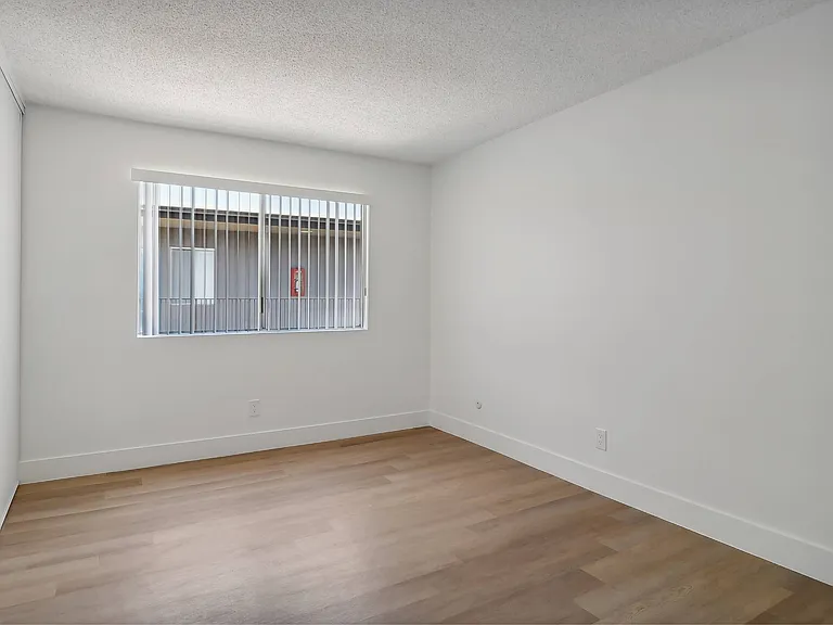 Terre at 1019 Peach — Photo 9