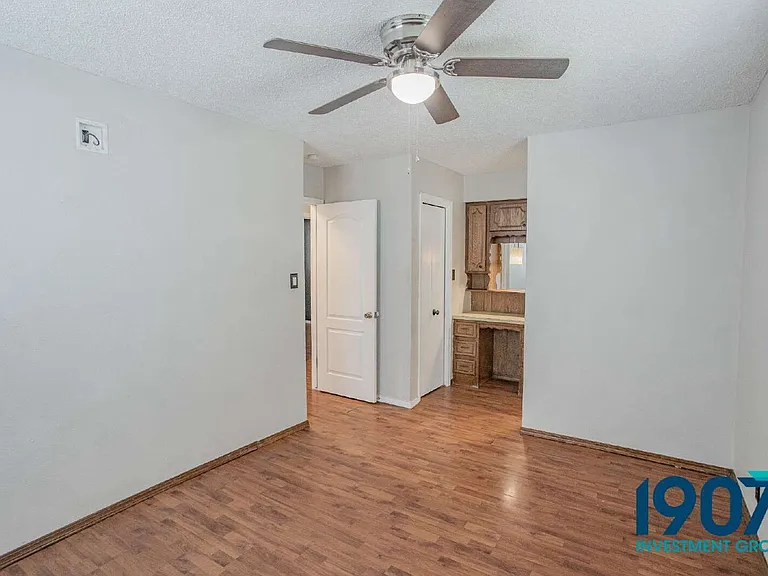 1618 Village Dr — Photo 17