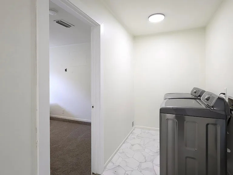 Partridge Cir — Photo 4
