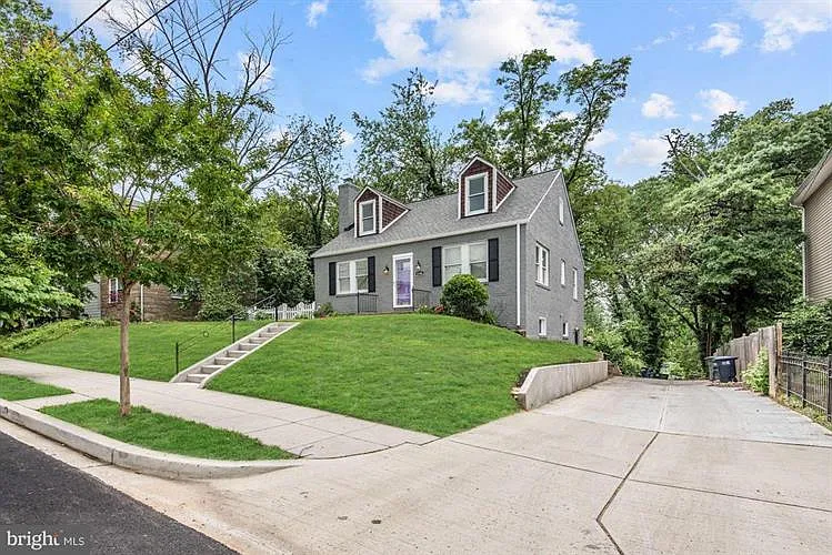 3106 15th St NE photo 1