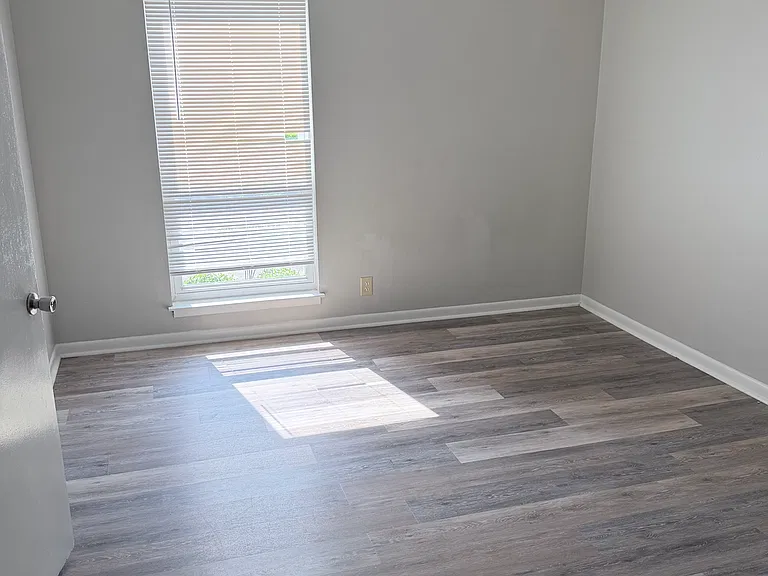 515 Basswood Ave #B22 — Photo 6