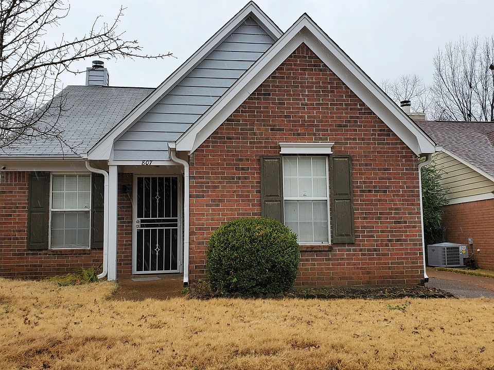 1st image of 807 Pecan Gardens Cir E