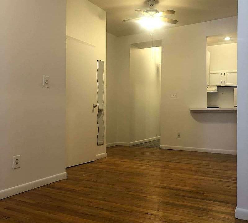 1st image of 122 Orchard St #4R