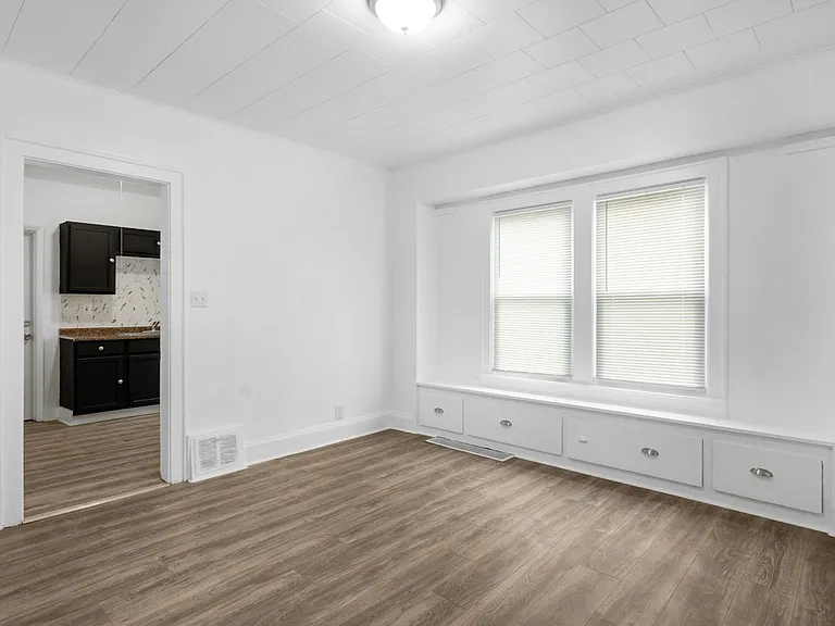 13500 3rd Ave #A — Photo 1