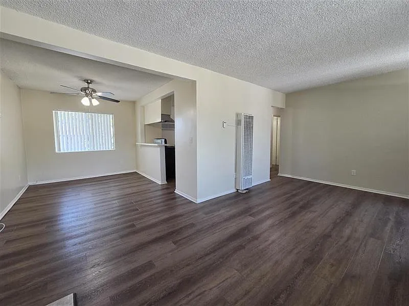 2 bed, 900 sqft, $2,200 — Photo 4