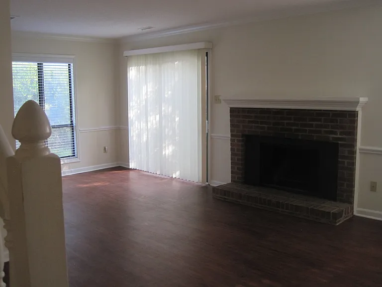 111 Charter Oaks Cir — Photo 4