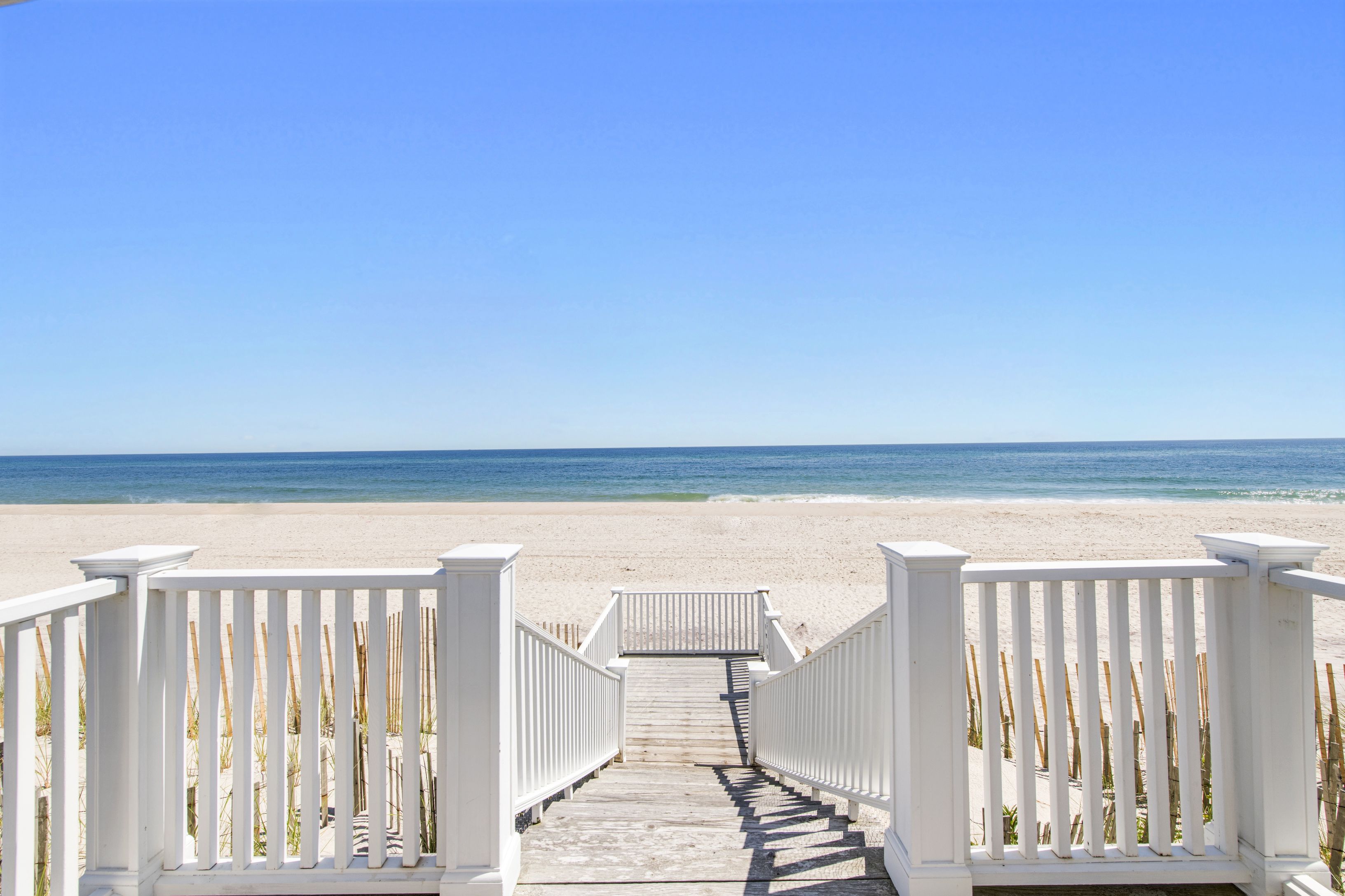 376 Gin Ln, Southampton, NY 11968 Out East