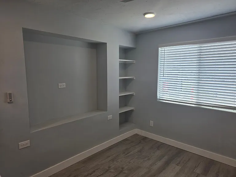 721 Oceanview Dr — Photo 4