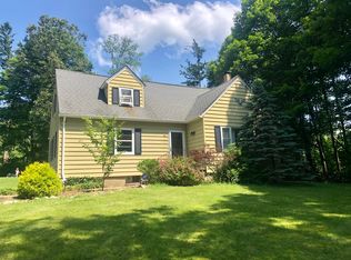 286 Oak Ridge Rd, West Milford, NJ 07438
