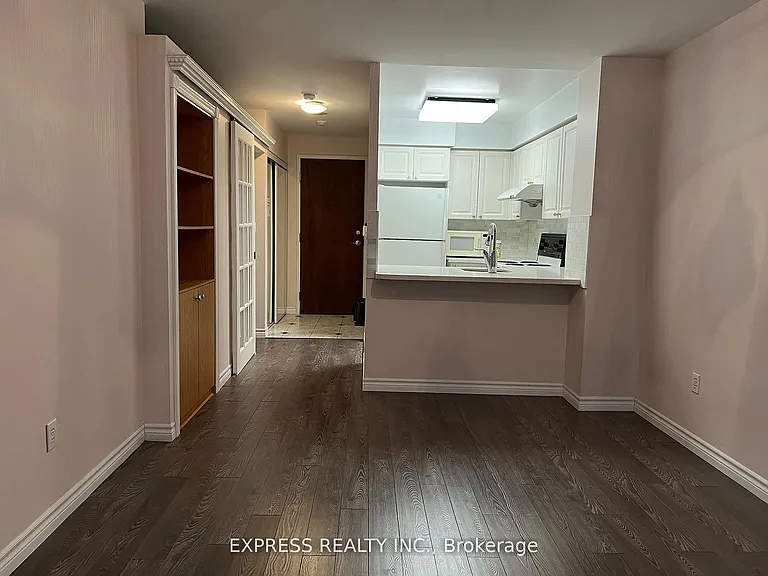 8 Pemberton Ave #103 — Photo 2