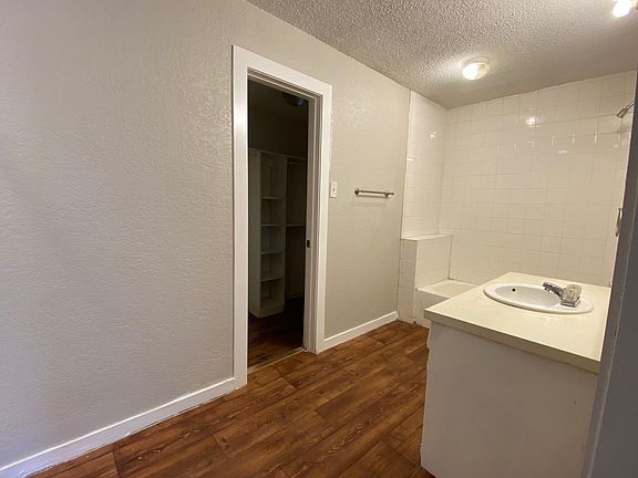 4th image of 1475 Westwick Dr