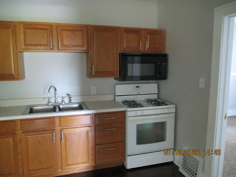 312 Harrison St — Photo 8