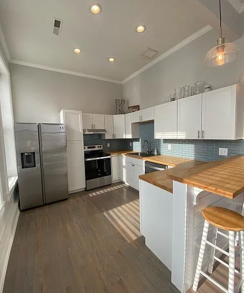 101 W B St #240 — Photo 6