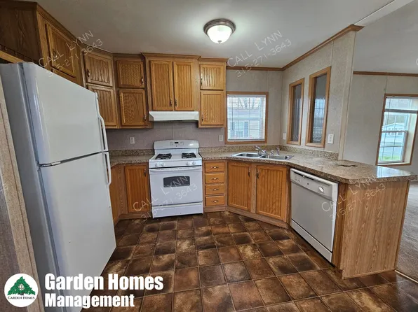 10 Bramblewood Rd, Clark Mills, NY 13321