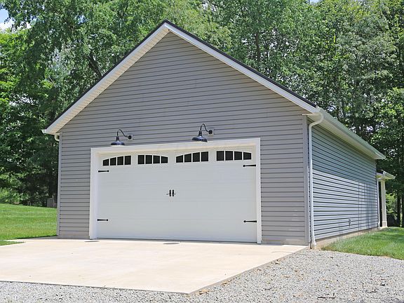 3rd image of 692 Valleywood Heights Dr