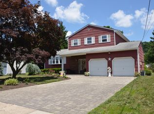 19 Chester Ave, Hamilton, NJ 08619