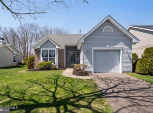 84 Chain Blvd, Bayville, NJ