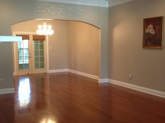 2nd image of 300 Southlake Cir